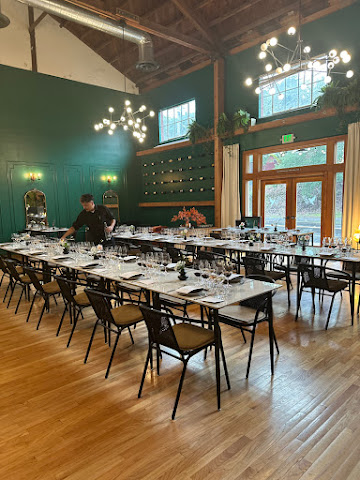 Songbird Parlour by null