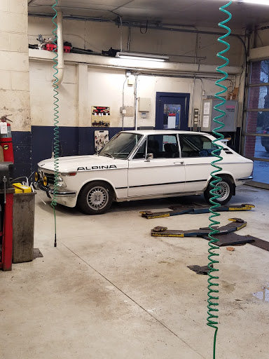 Rolf's Auto Craft - Bosch Car Service - Thumbnail
