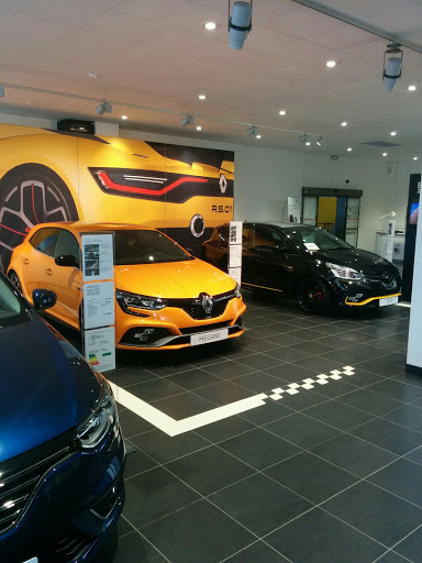 RENAULT ST-QUENTIN-EN-YVELINES - RRG Gallery - France