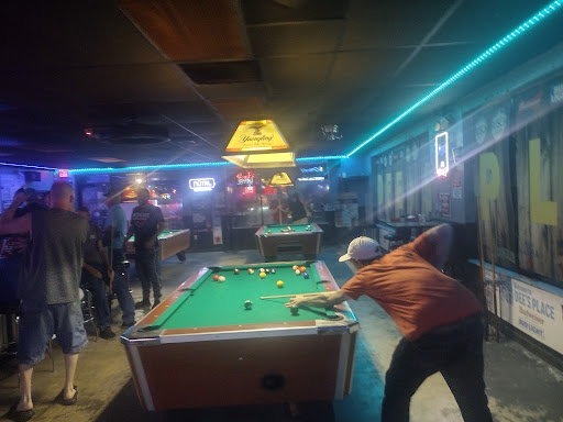 Dee's Place - Visual