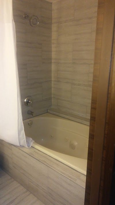Photos of Novi Oaks Hotel