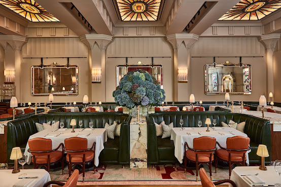 Claridge's by null