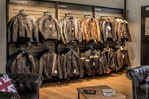 Photo n°37 de Triumph Motorcycles - Toulouse à Saint-Orens-de-Gameville (Concessionnaire de motos d'occasion)