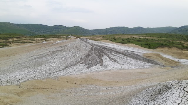 Vulcanii Noroioși Pâclele Mici