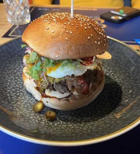 Monkey Burger - Visual
