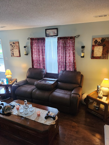Brass Lantern Realty, LLC - Thumbnail