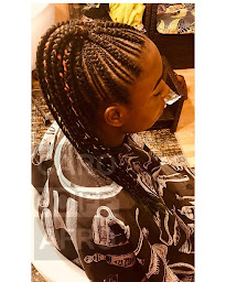 Photo n°19 de CARO COIFF AFRO (tresses / tissage / perruques / soins) à Corbeil-Essonnes (Salon de coiffure)