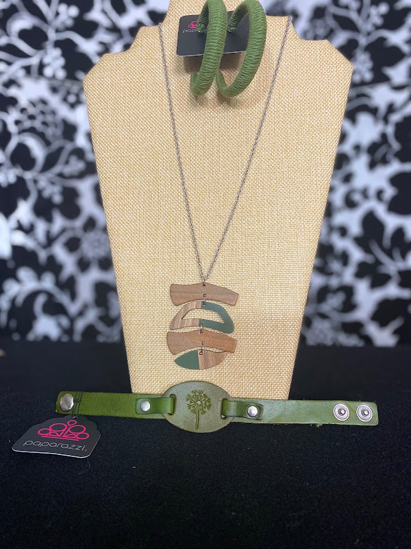 Issa 5 Dollar Jewelry Thing photo