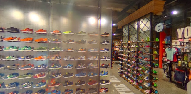 COSMOS athletic & casual wear (Ιατροπούλου 20 & Πλ. Βασ. Γεωργίου) - Καλαμάτα