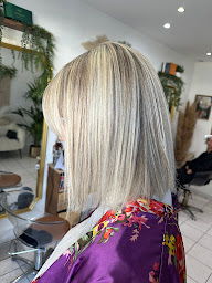 Photo n°7 de Celine Conti Salon de Coiffure à Gardanne (Salon de coiffure)