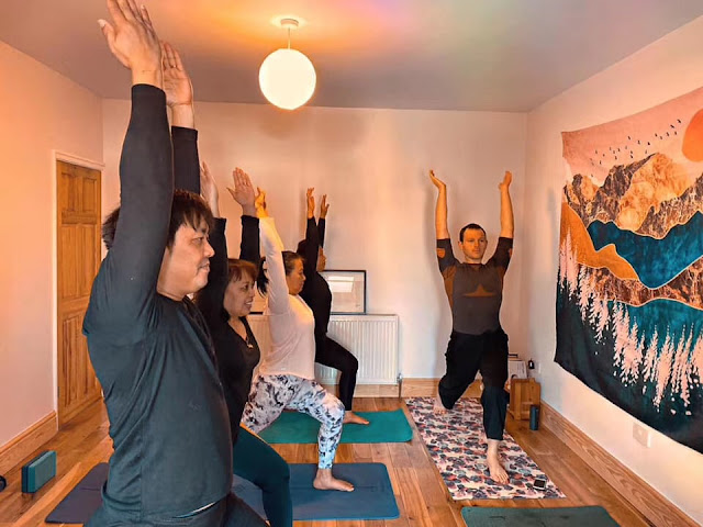 Yoga with Mibun. by null