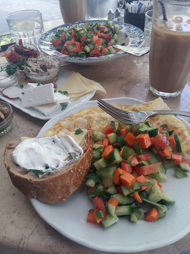 Petit food : Cafe & Catering
