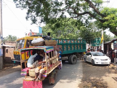 Photos of Taragunia Thanar Mor Bus Station
