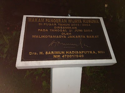 Photos of Garden Tomb Prince Wijaya Kusuma