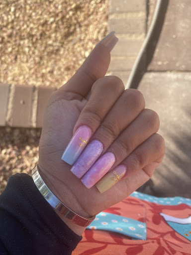 BeezyNails - Visual