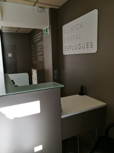 Centre Dental Esplugues. Ortodòncia Dr. Alcántara - Thumbnail