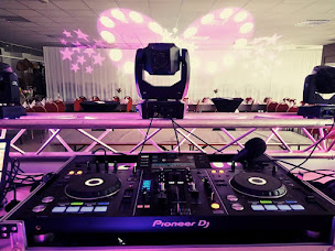 Photo n°2 de Galaxy Production à Les Attaques (Lieu de mariage)