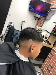 Photo n°3 de La Moustache coiffure à Malakoff (Salon de coiffure)