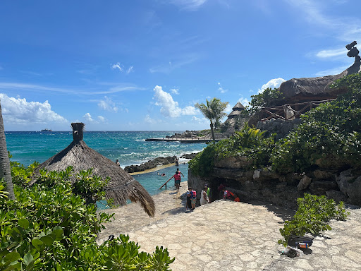 Happiest Vacations - Thumbnail