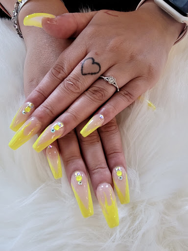 Divine Nail Lounge