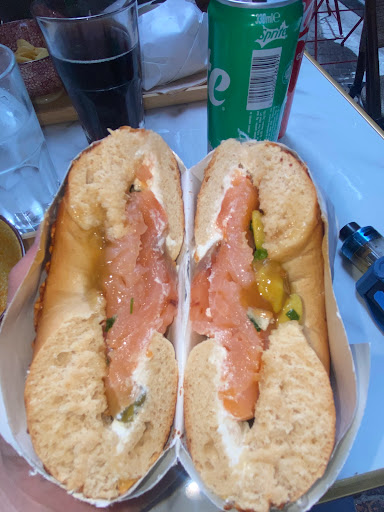 Green Bagel Café Montauban Gallery - France