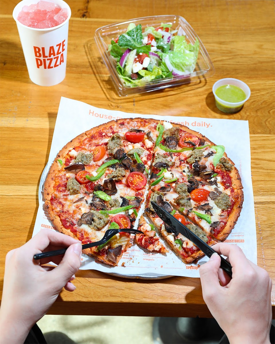 Blaze Pizza — photo 1