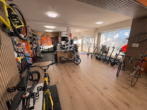 Photo n°9 de L' atelier cycle de Xavier - Vélo - Trottinette - Fatbike - SUNN - MARIN - ELWING - EXS - NINEBOT - MOBYGUM à Le Passage (Atelier de réparation de véhicules de loisirs)