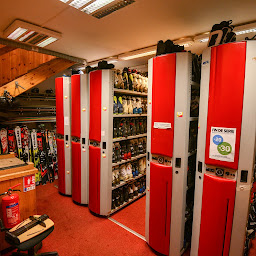 Photo n°7 de Ski Republic Val d'Isère - Rond-Point des pistes à Val-d'Isère (Magasin d'articles de sports)