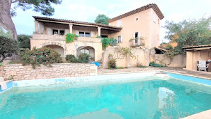 Photo n°1 de Chiarazzo Sandra, Mandataire Immobilier DMCD Invest à Carry-le-Rouet (Expert immobilier)