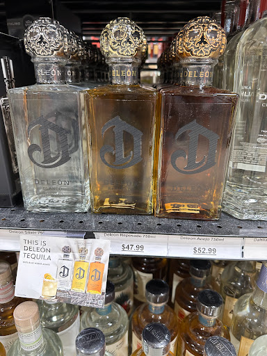 John's Beverage - Visual