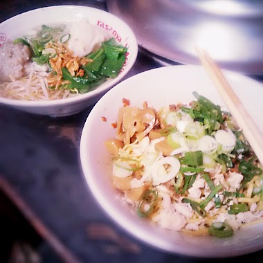 Mie Bakso Yamien Bandung, Author: Argo Yamien