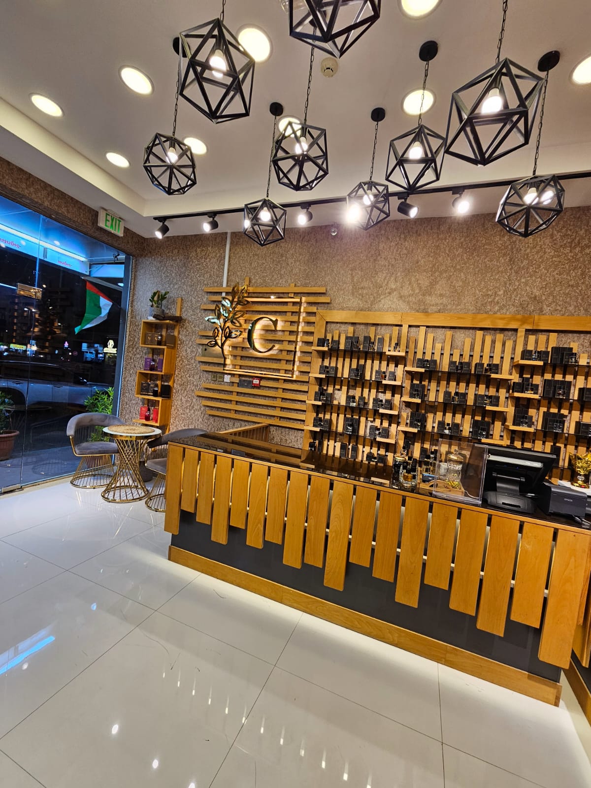 Colonia Perfumes - صورة 2