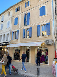 Photo n°2 de CHOUCHOU à Istres (Magasin de vêtements pour femmes)