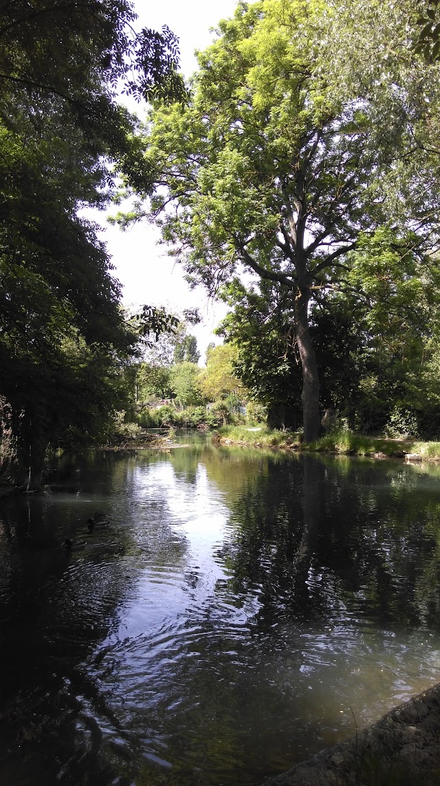 Jardins Des Marais De Bourges