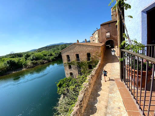 Palau de Miravet: alojamiento singular, centre d'art Joaquim Mir