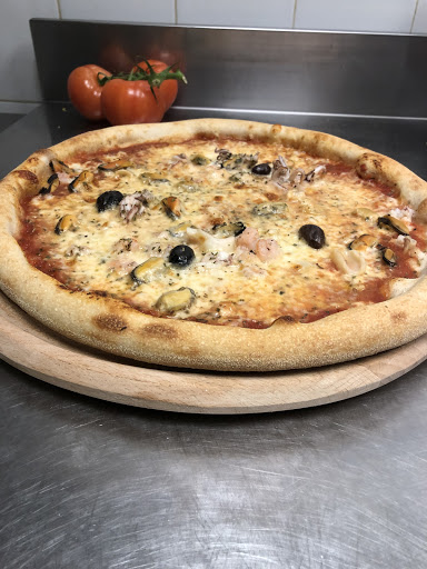 Photo 5 - Saint Laurent Pizza