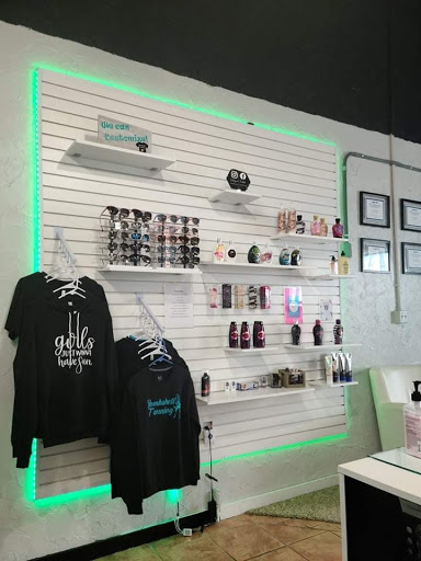 Bombshell Tanning Salon - Visual