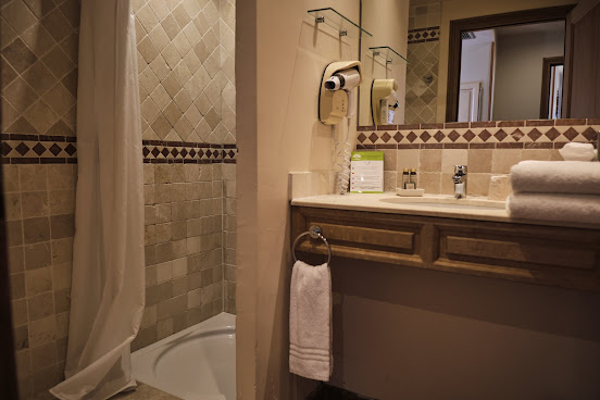 Hostellerie de la Tour d'Auxois by null