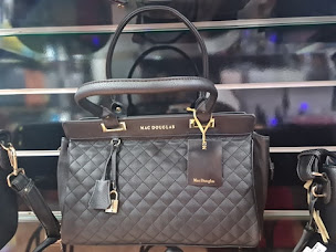 Photo n°2 de Maïgo Maroquinerie à Saint-Maximin-la-Sainte-Baume (Magasin de maroquinerie)