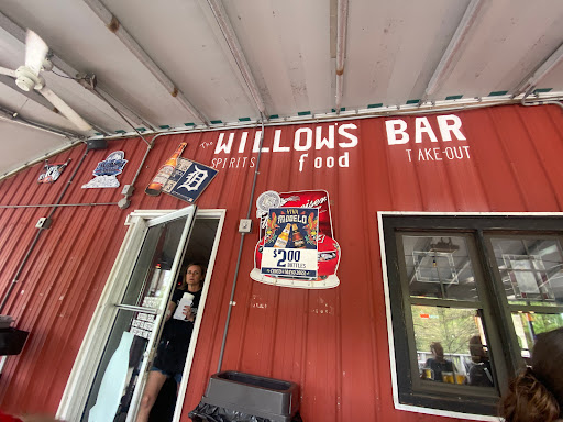 Willows Bar - Visual