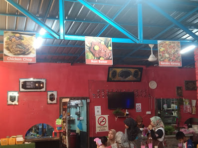 Restoran Deela Tomyam Masjid, 1196, A111, Kampung Kubu Gajah, 34400 Simpang Empat Semanggol, Perak, Malaysia