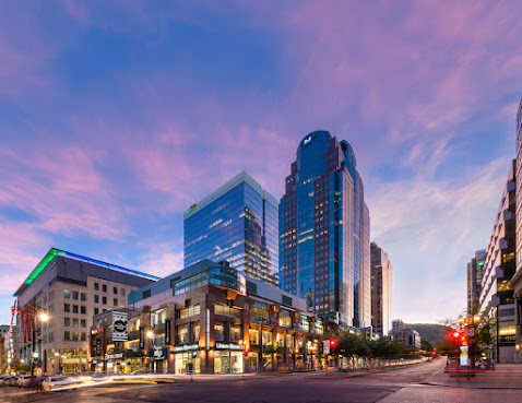 Place Montreal Trust by null