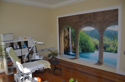 Photos of Aleks Lines - Beauty and More