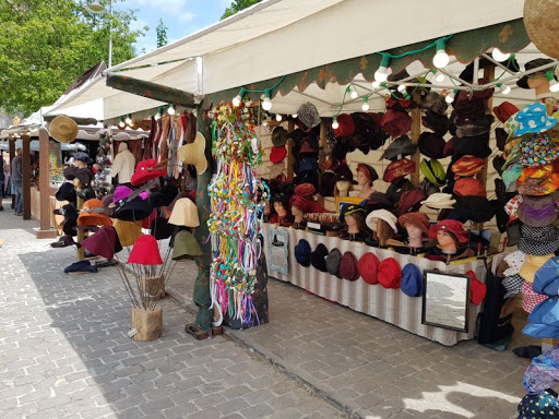 Georges Leta Chapeaux
