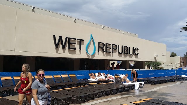 Wet Republic Ultra Pool