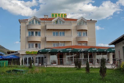Photos of Hotel Salida Entrance From Thessaloniki
