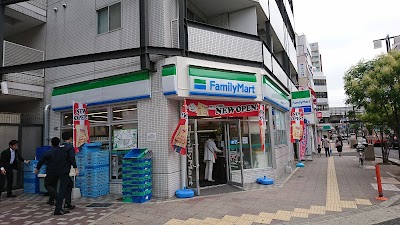 ファミリーマート 西明石駅前店