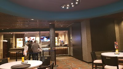 AMC DINE-IN Thoroughbred 20