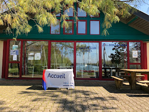 Photo n°3 de Yacht Club à Châtenoy-en-Bresse (Club de voile)