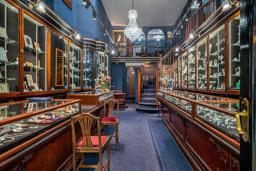 Lowe & Sons Gallery - United Kingdom